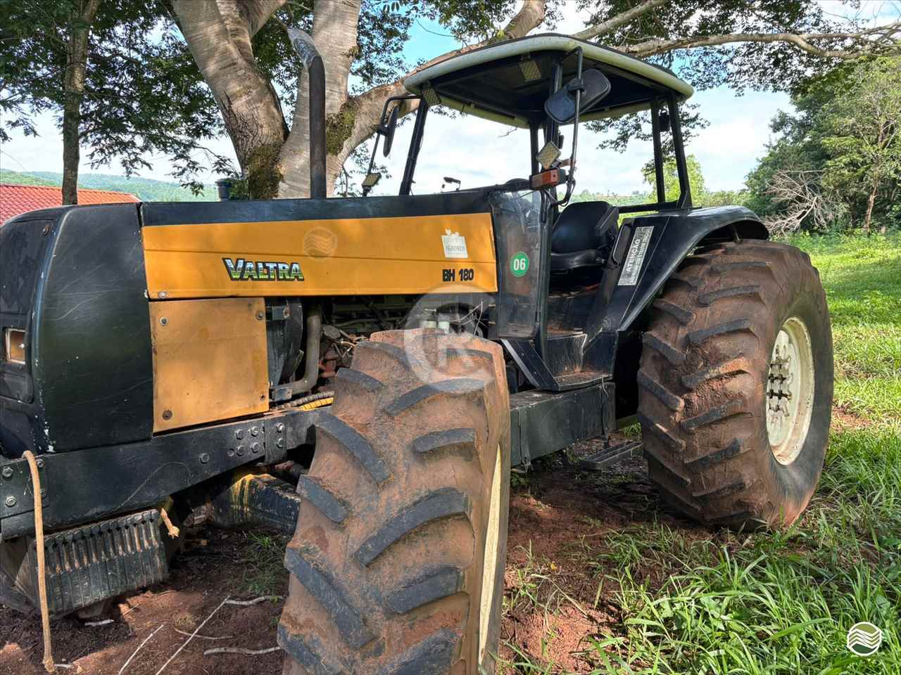 TRATOR VALTRA VALTRA BH 180 Tração 4x4 CR Máquinas Agrícolas CASSILANDIA MATO GROSSO DO SUL MS